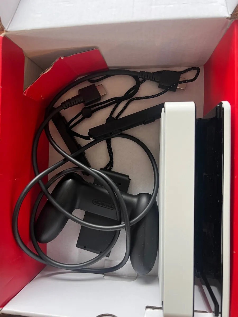 Nintendo switch oled - Image 2