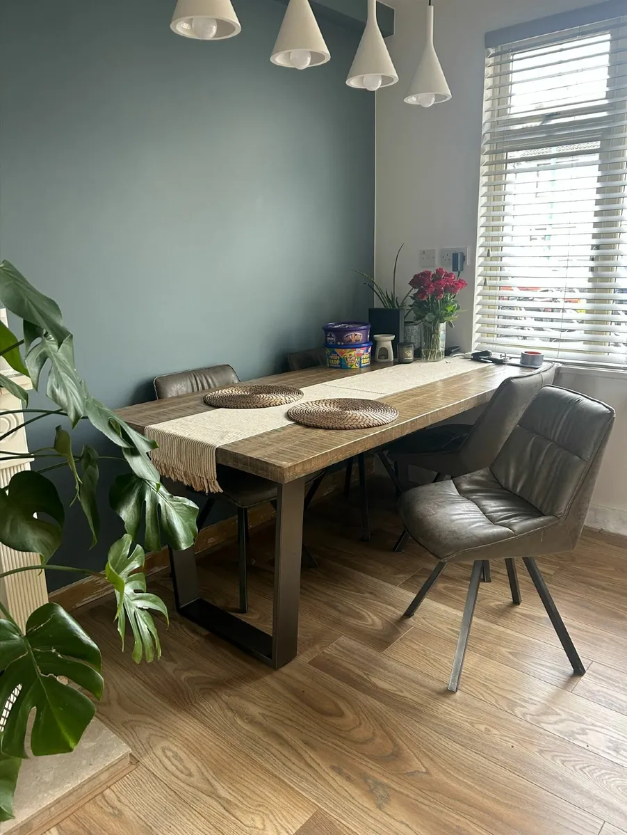 Dinning table set with 6 chairs - Image 1