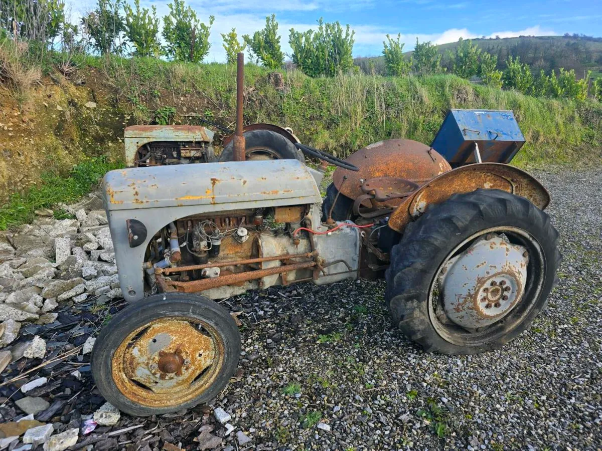 2 X MASSEY FERGUSON 20 TVO - Image 1