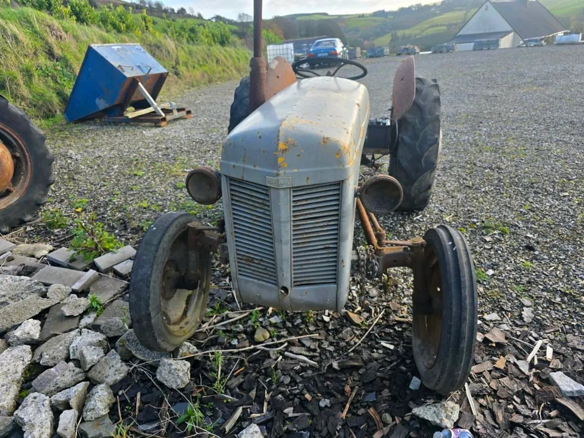 2 X MASSEY FERGUSON 20 TVO - Image 3