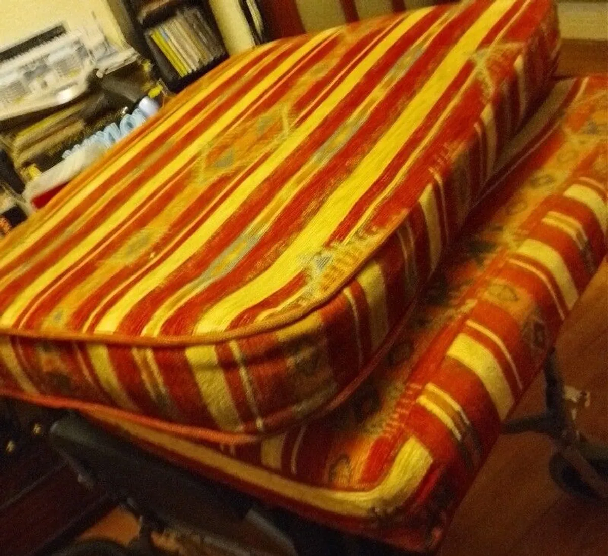 Household furniture - Image 1