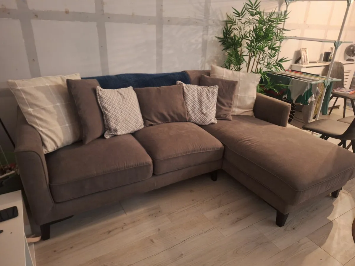 L shape couch - Image 1