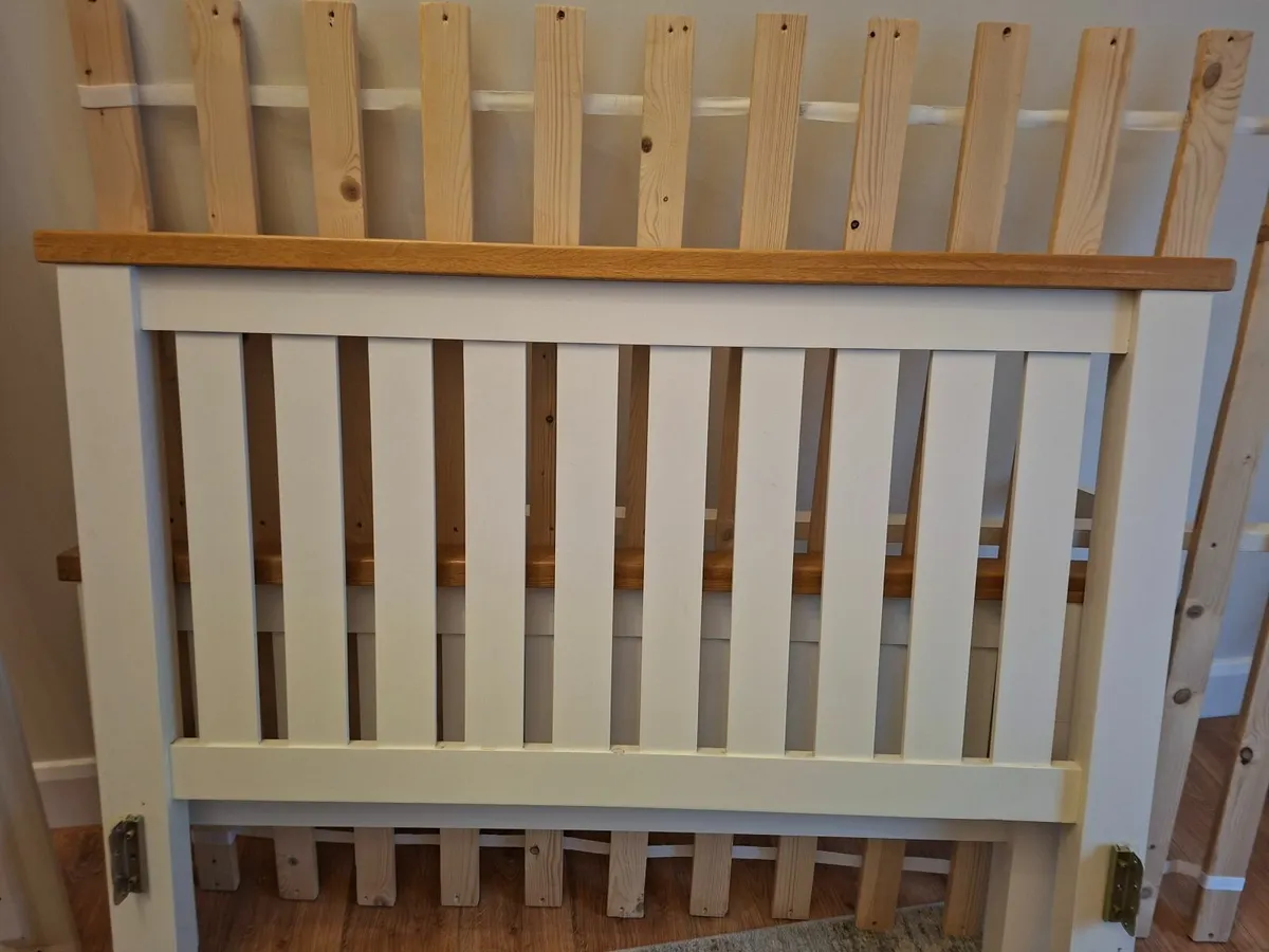 Double bed - Image 1