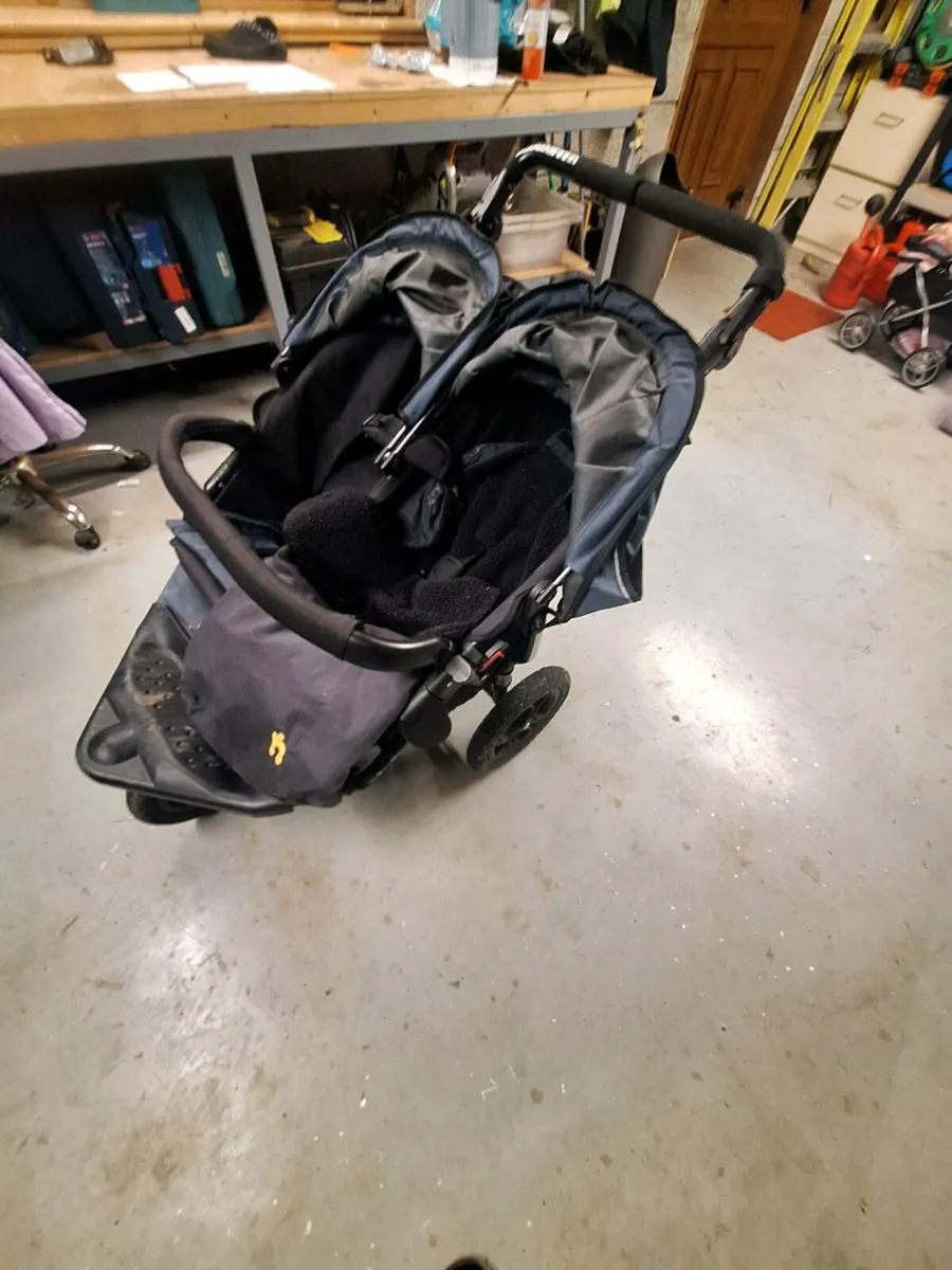 OutnAbout double stroller - Image 1