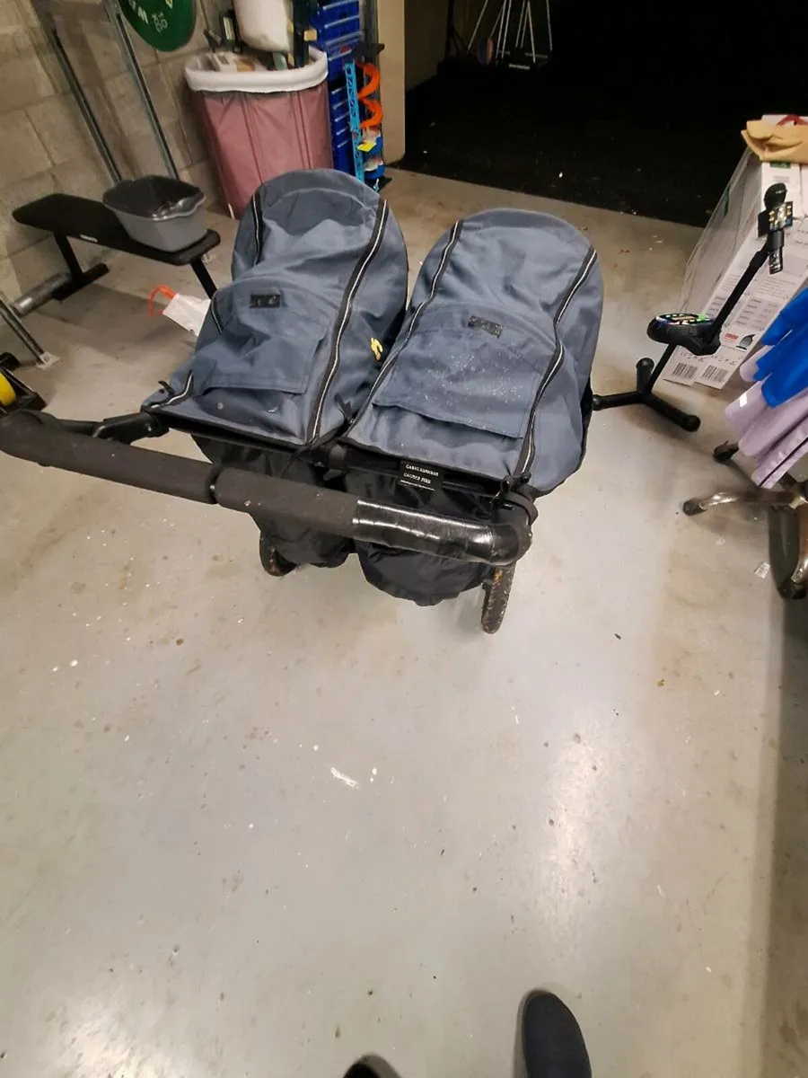 OutnAbout double stroller - Image 3