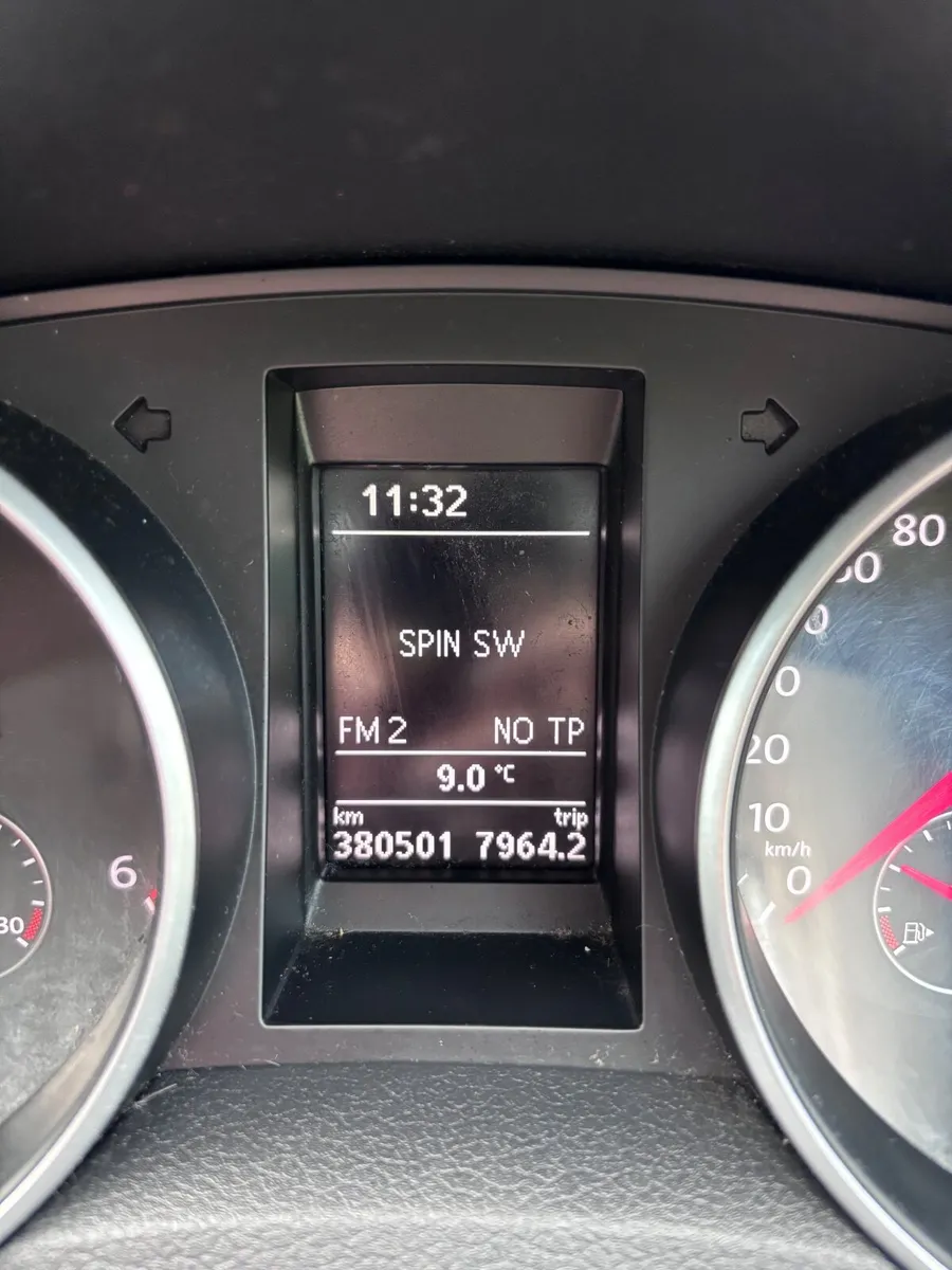 Volkswagen Golf 2010 - Image 4