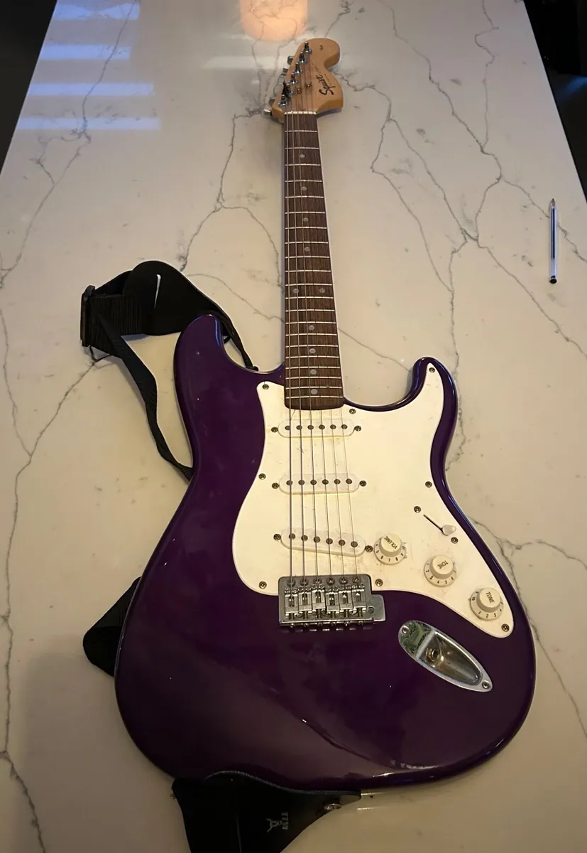 Electric guitar - Image 2