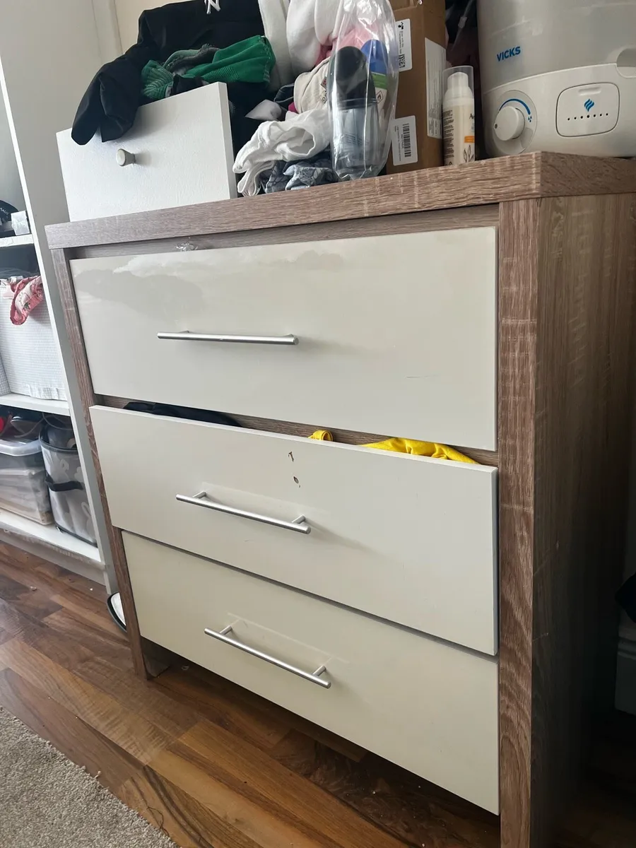 3 chest drawers ( woodies) - Image 2