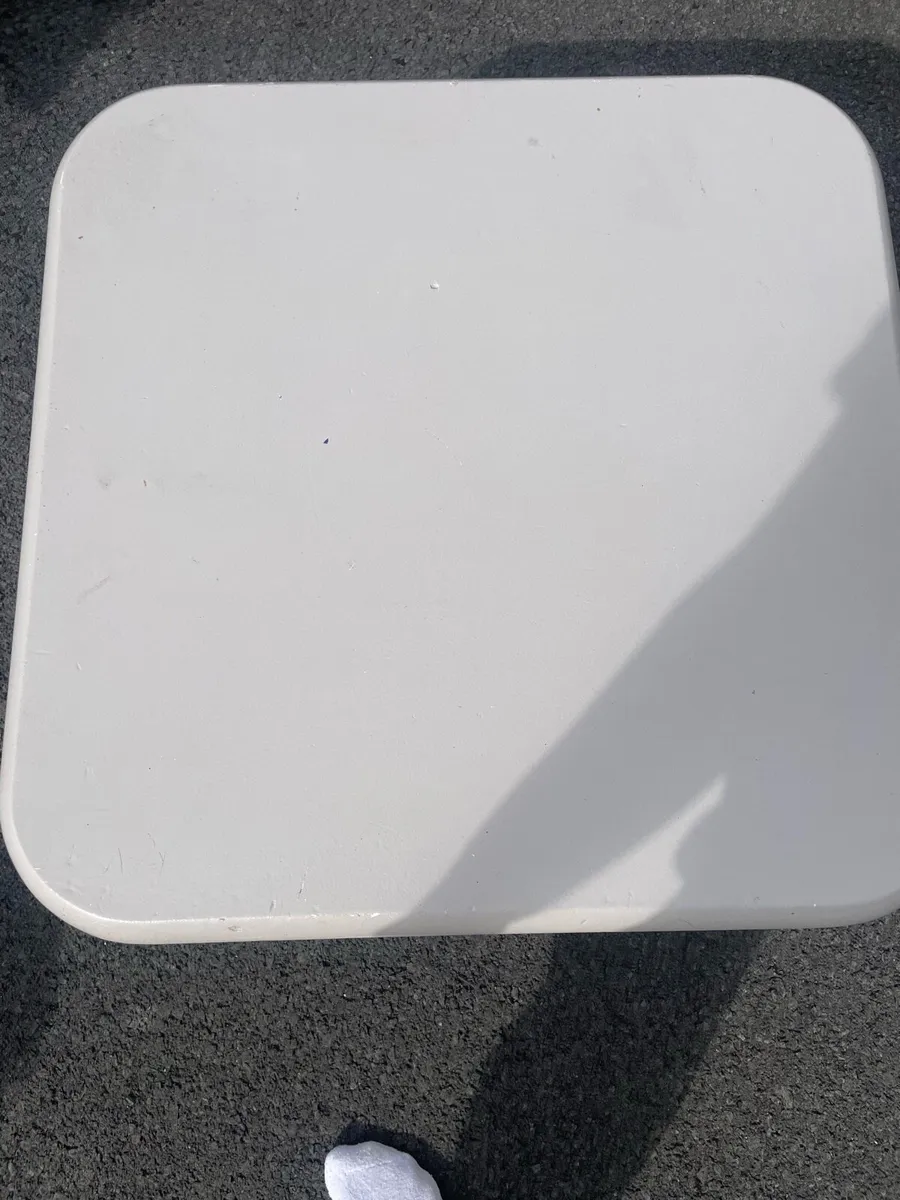White table - Image 2