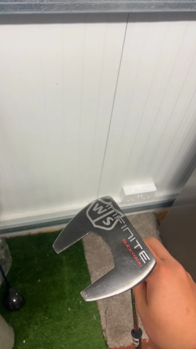 Wilson infinite bucktown putter - Image 2