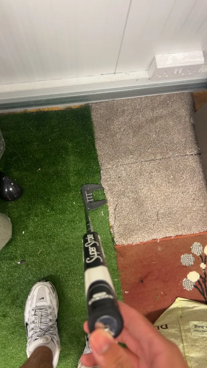 Wilson infinite bucktown putter - Image 3