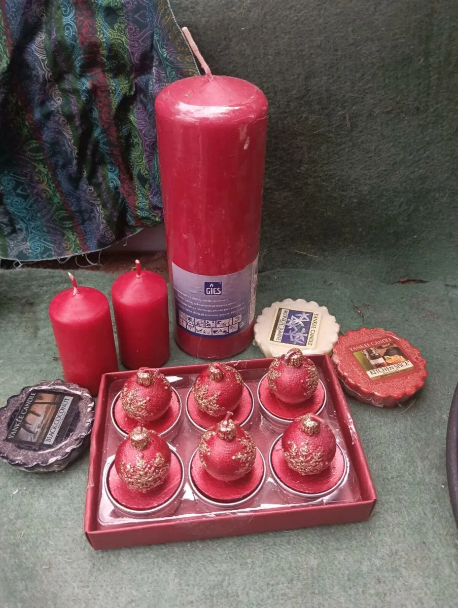 Beautiful New selection candle's,15for All