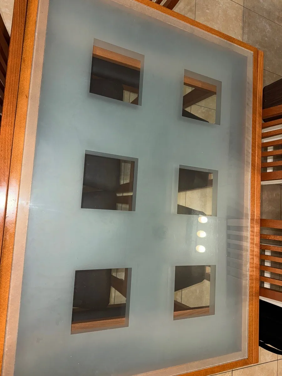 Extendable Dining Table with 6 chairs - Image 4