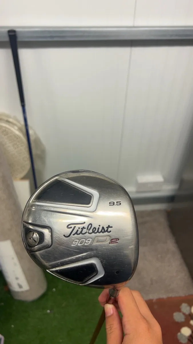 Titleist 909 d2 driver - Image 1