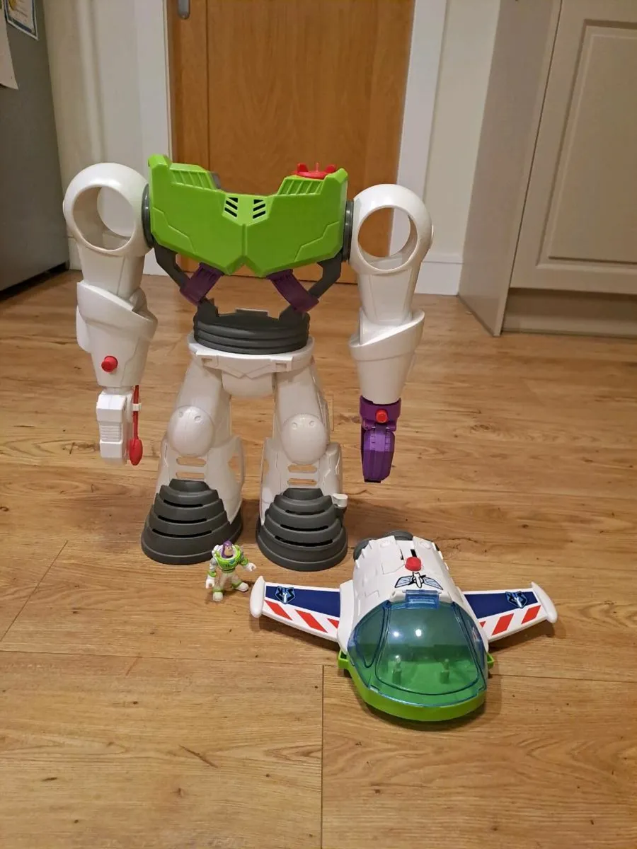 Buzz Lightyear Robot Playset - Image 2