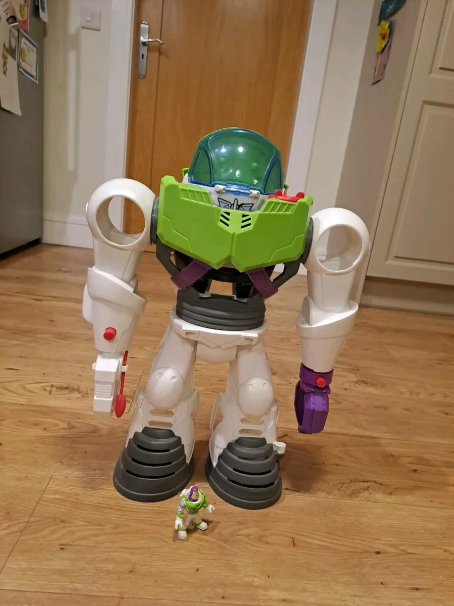 Buzz Lightyear Robot Playset - Image 4