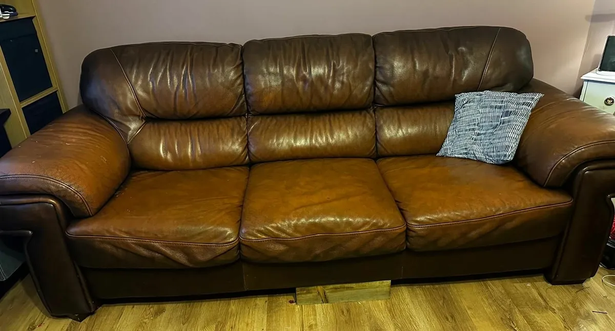 Sofa - *FREE* - Image 1
