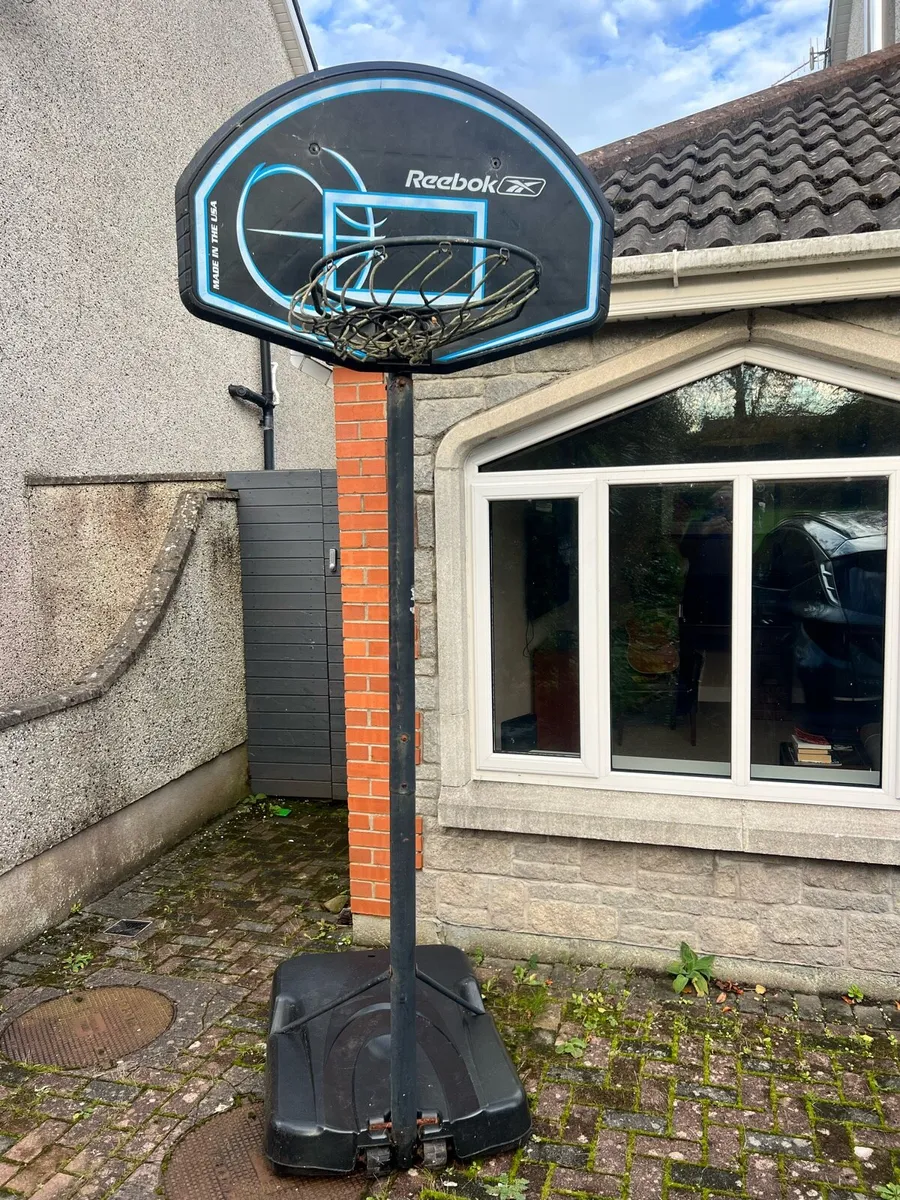 Basketball hoop