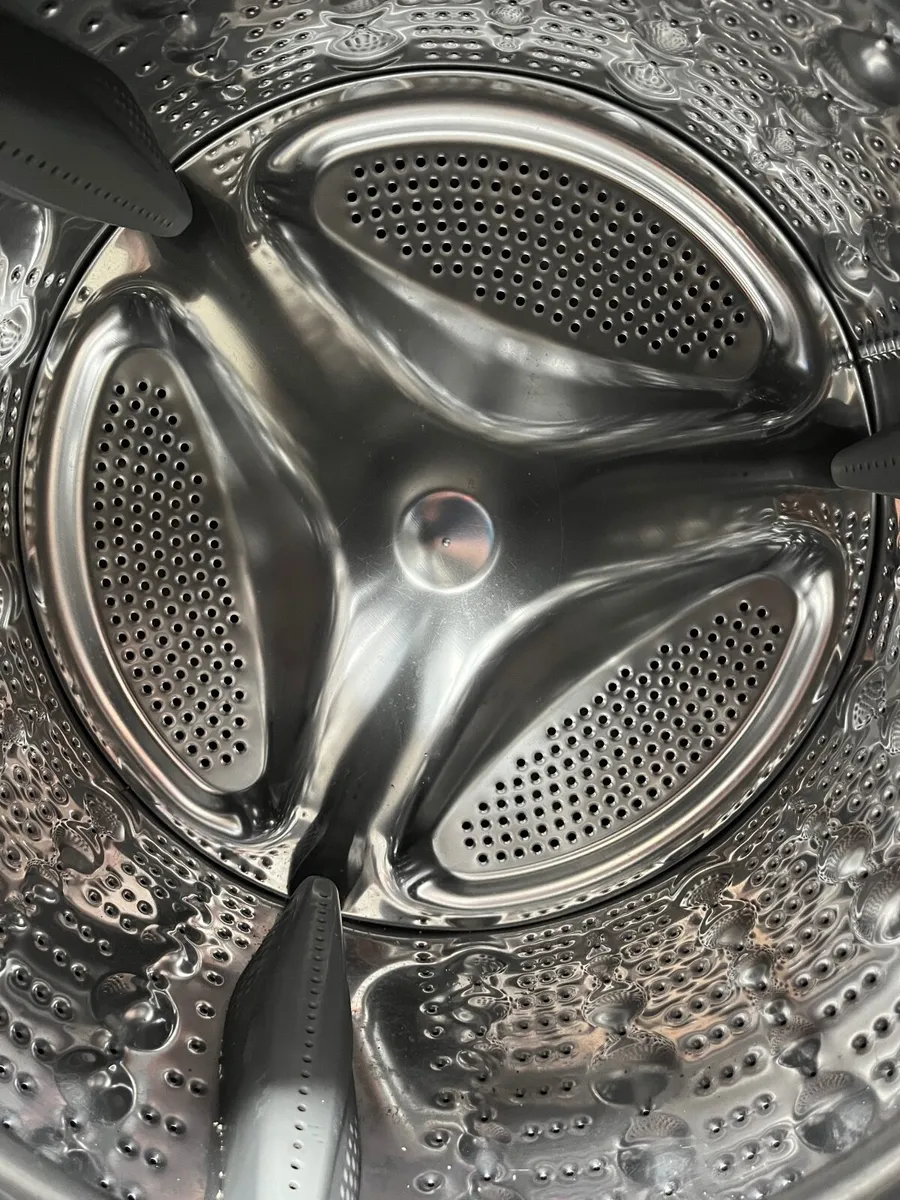 LG Washing Machine - Image 3