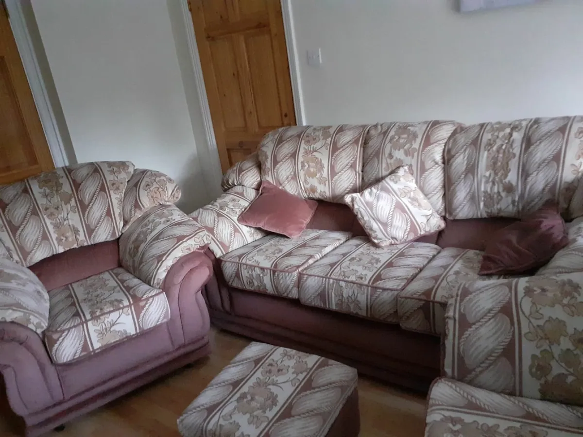 Sofa / 3 piece suite - Image 2