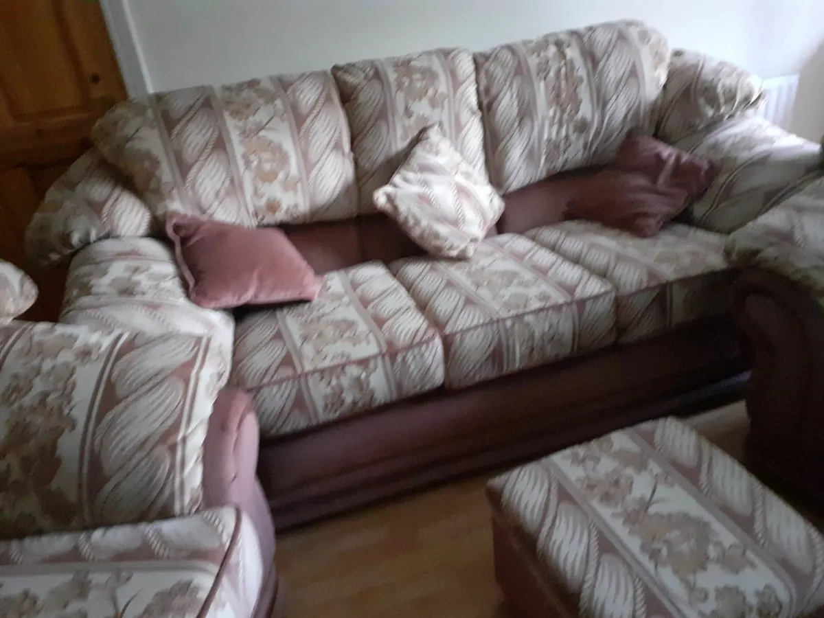 Sofa / 3 piece suite - Image 4