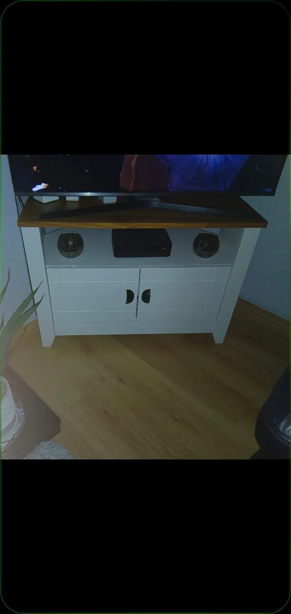 Tv unit