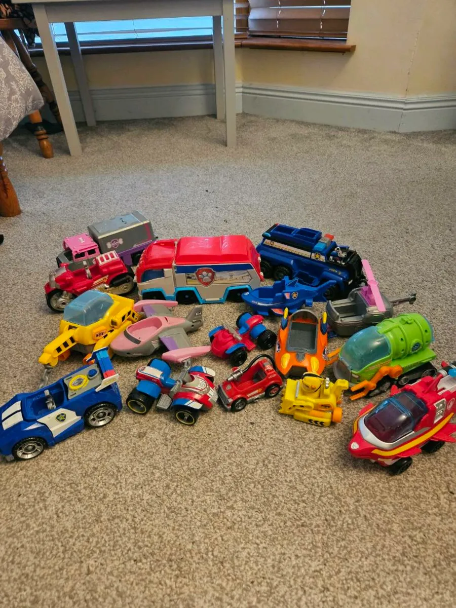 Collection of Paw Patrol vehicles - Image 1