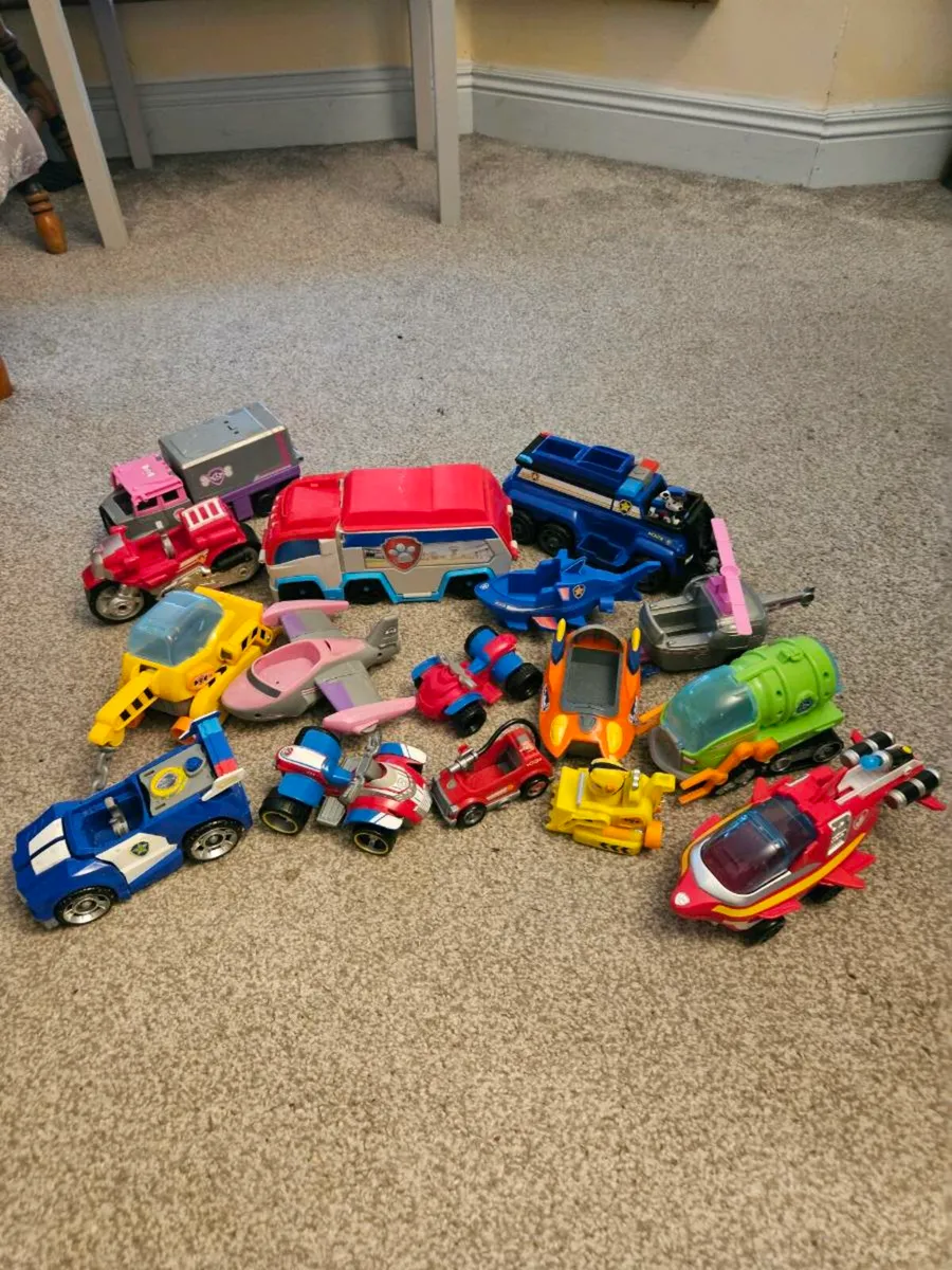 Collection of Paw Patrol vehicles - Image 2