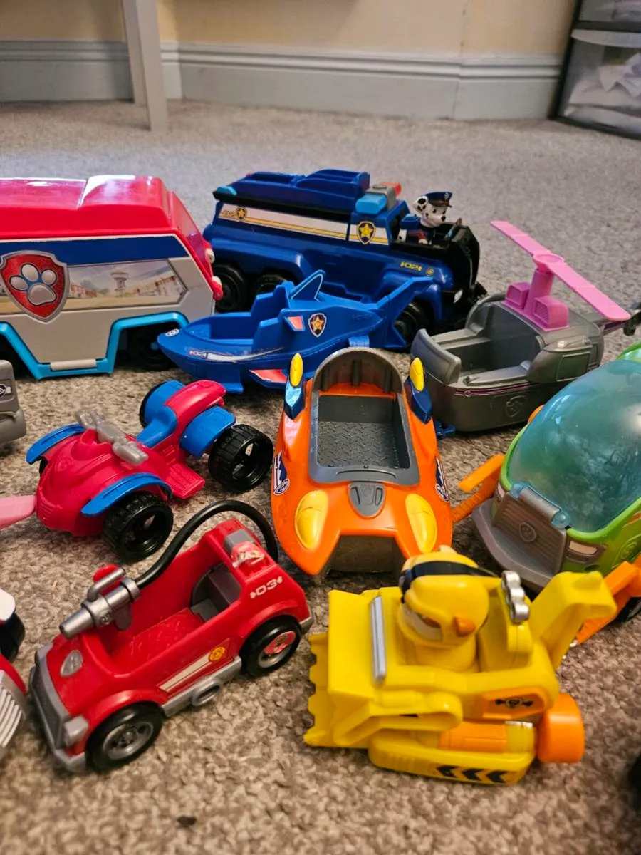 Collection of Paw Patrol vehicles - Image 4