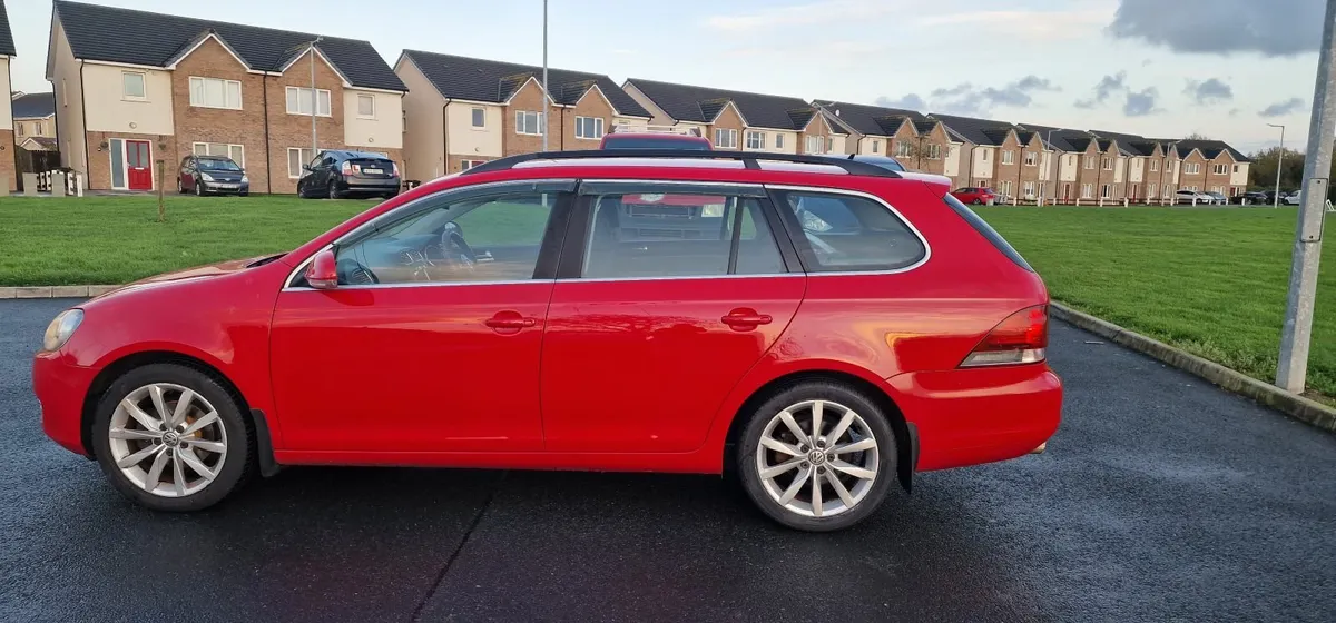 Volkswagen Golf 2012 - Image 1