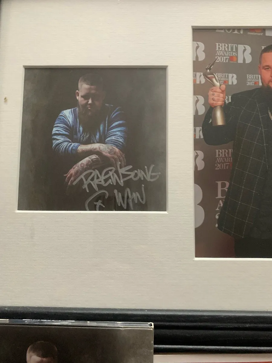 Ragn bone man  signed - Image 2