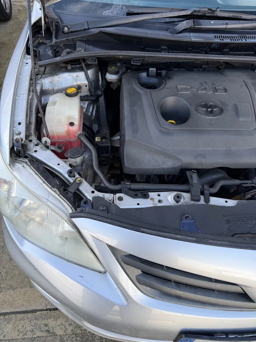 Toyota Corolla 2011. €2000 - Image 3