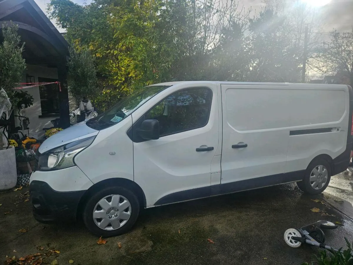 2019 Renualt Traffic Low mileage 68,000 kms - Image 2