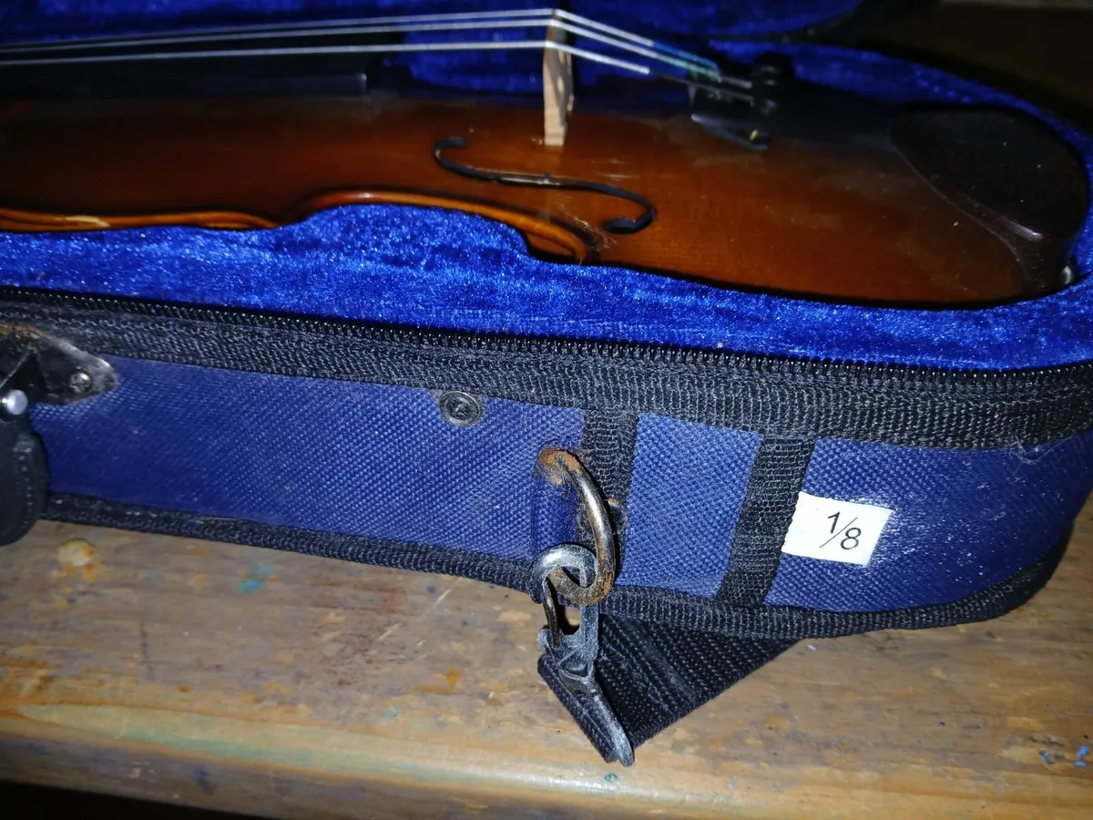 Childs Violin 1/8 size - Image 1