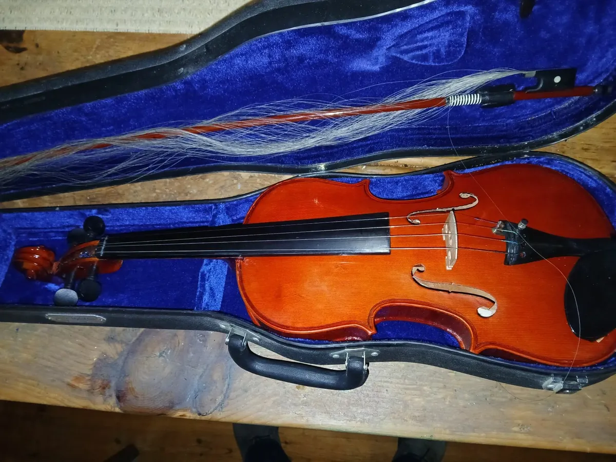 Childs Violin 1/8 size - Image 2