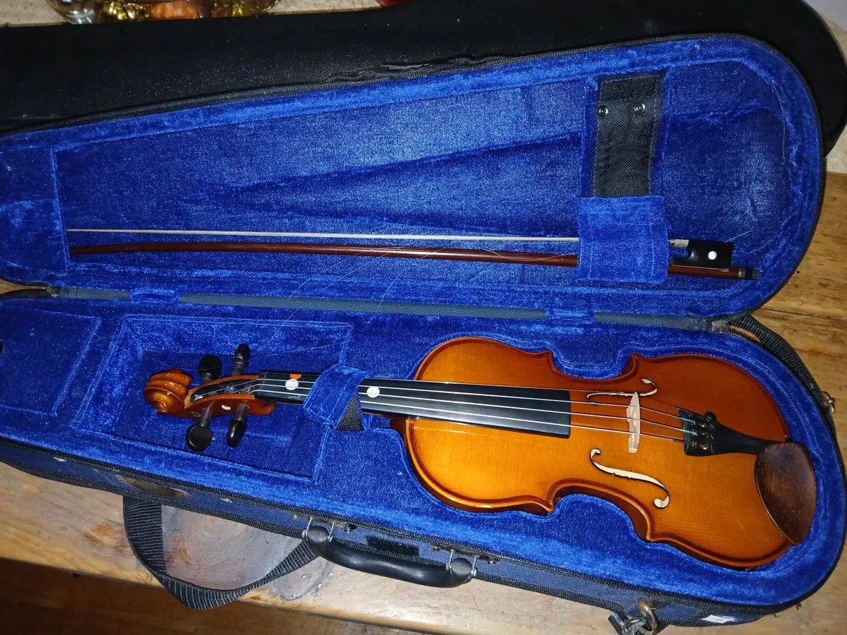 Childs Violin 1/8 size - Image 3