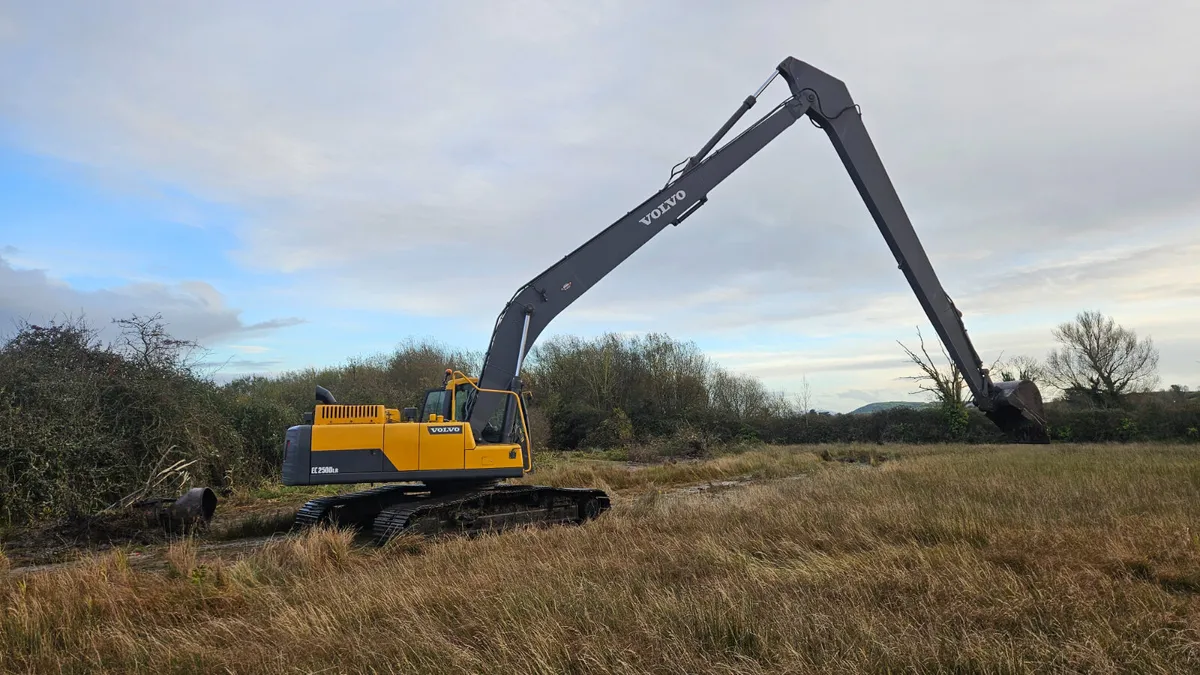Volvo EC250 18m long reach - Image 4