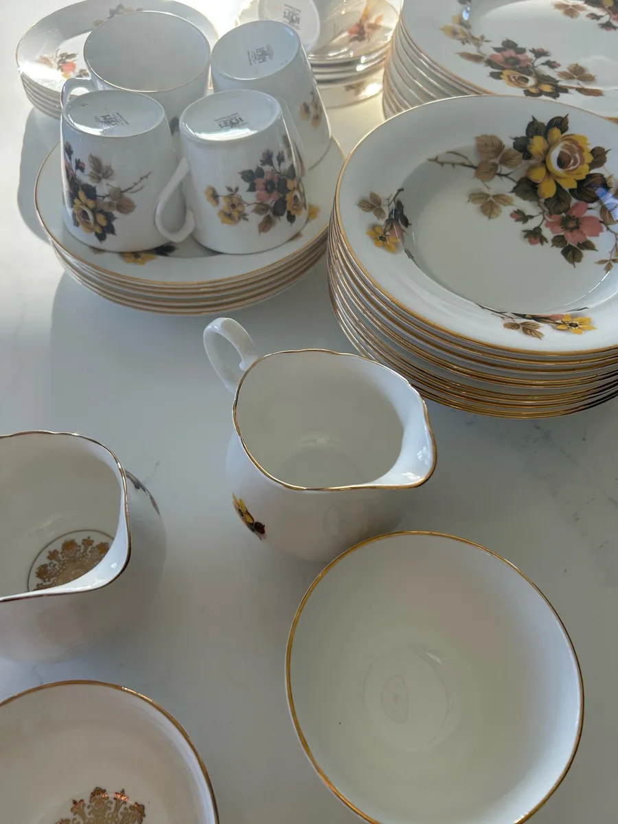 Sutherland dinner service - Image 2