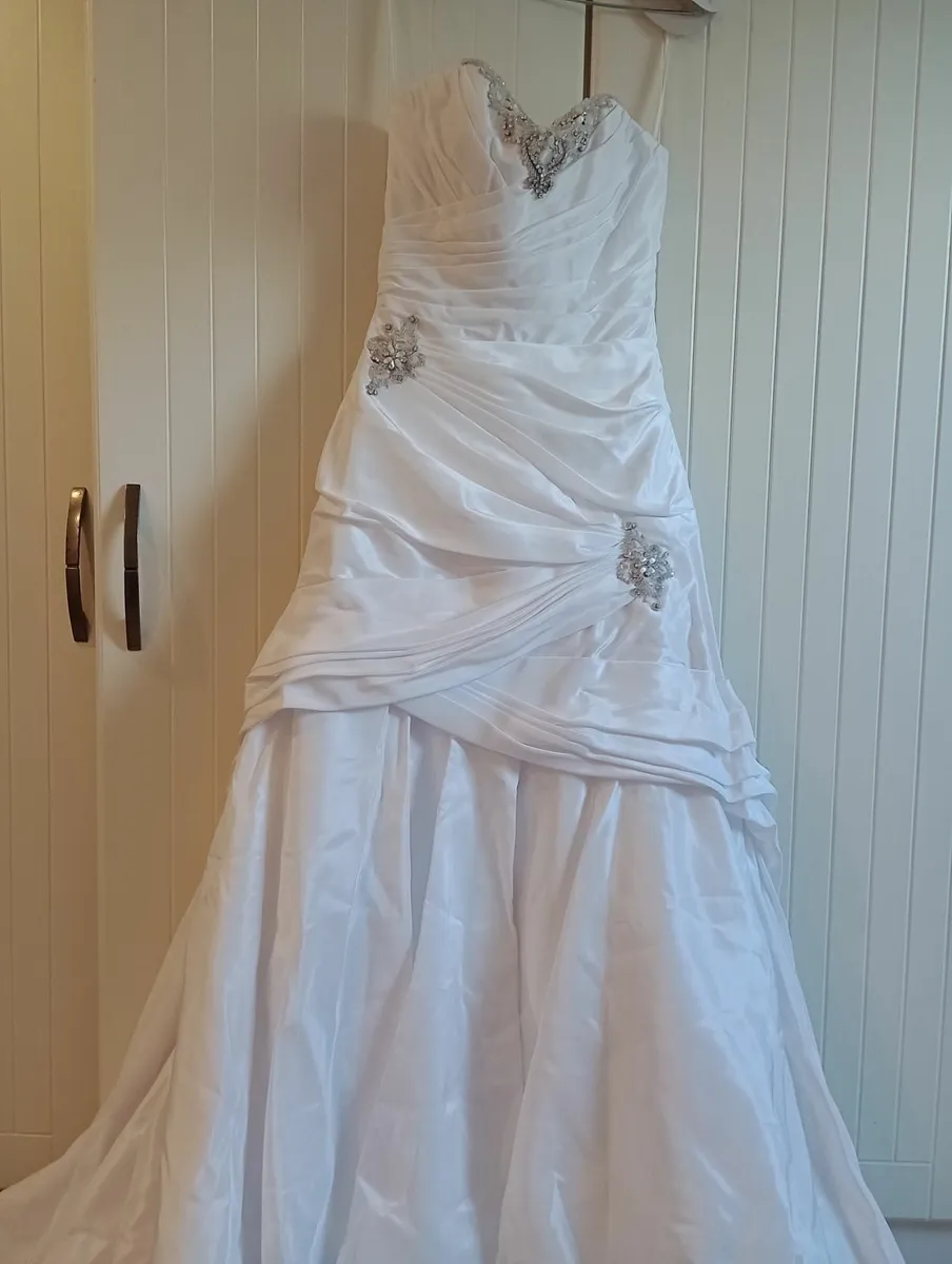 Wedding dress - Image 3