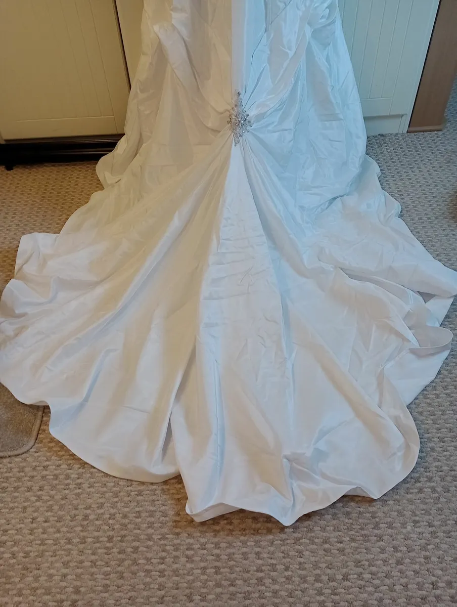Wedding dress - Image 4