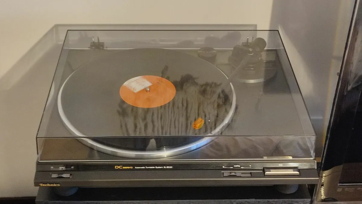 TECHNICS SL-BD22 turntable. Serviced and new belt - Image 1