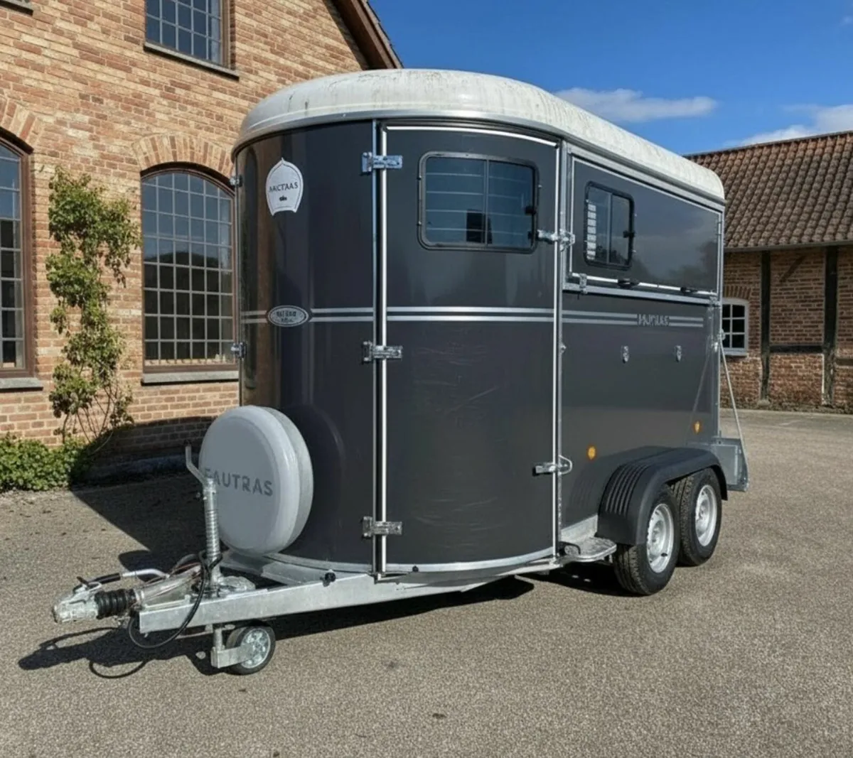 2021 Fautras Oblic+2 2 Horse Trailer - Image 1
