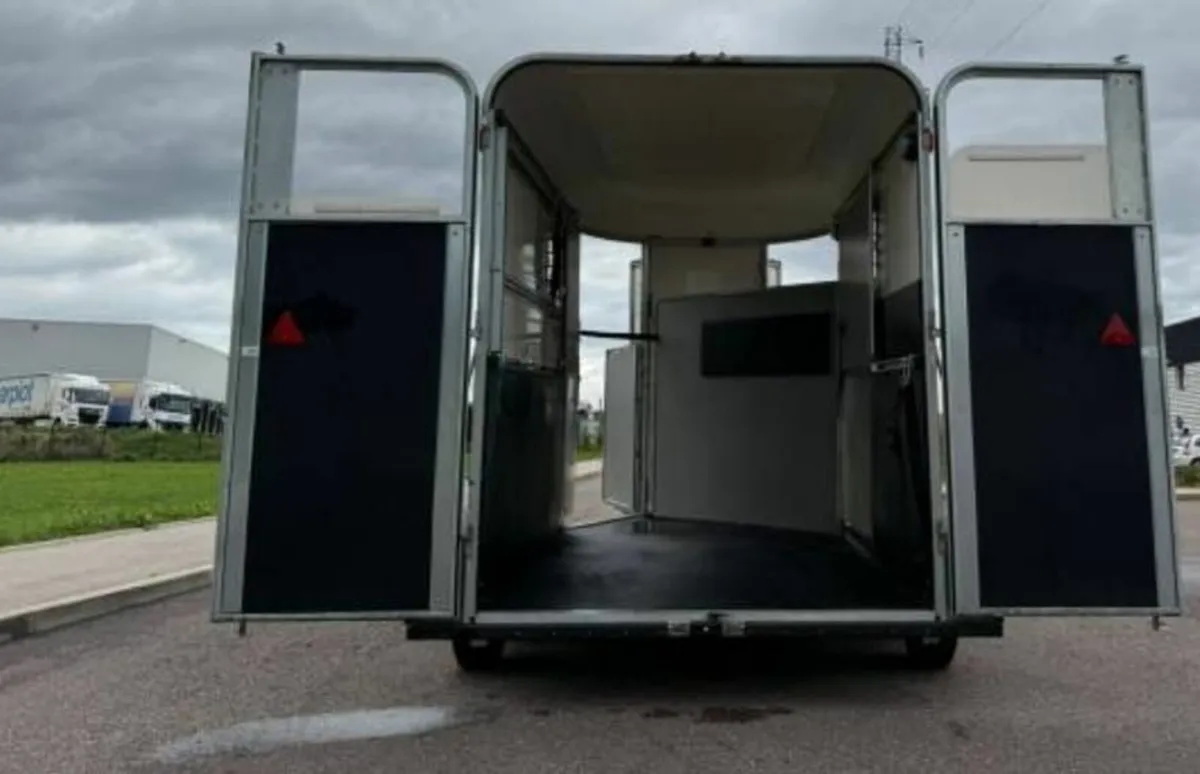 2021 Fautras Oblic+2 2 Horse Trailer - Image 3