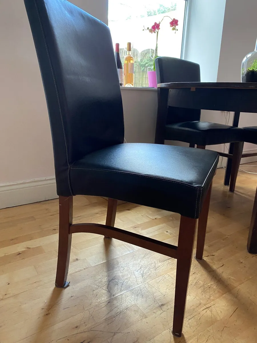 Dining table and 4 chairs - Image 1