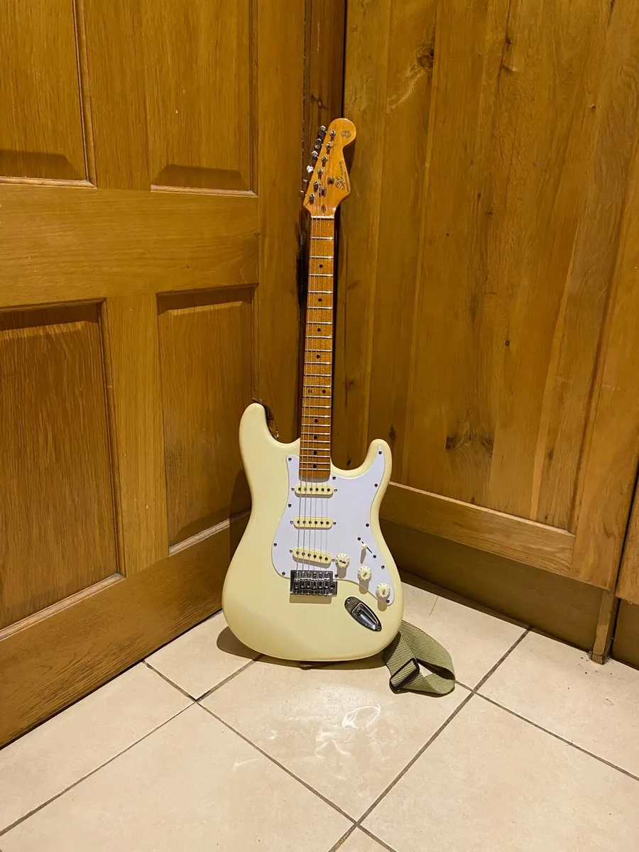 Stratocaster copy guitar - Image 1