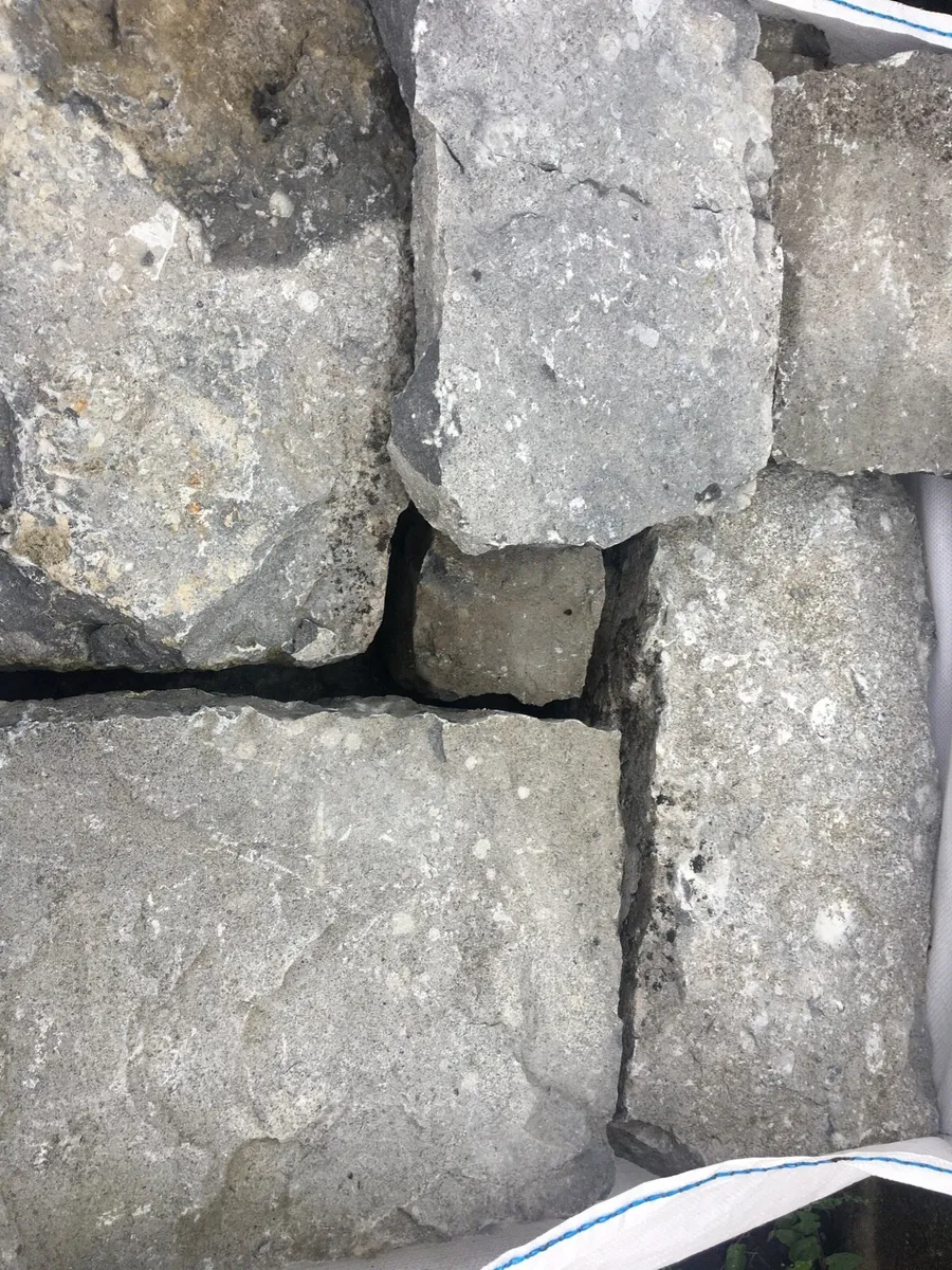 Reclaimed building stone - Image 1