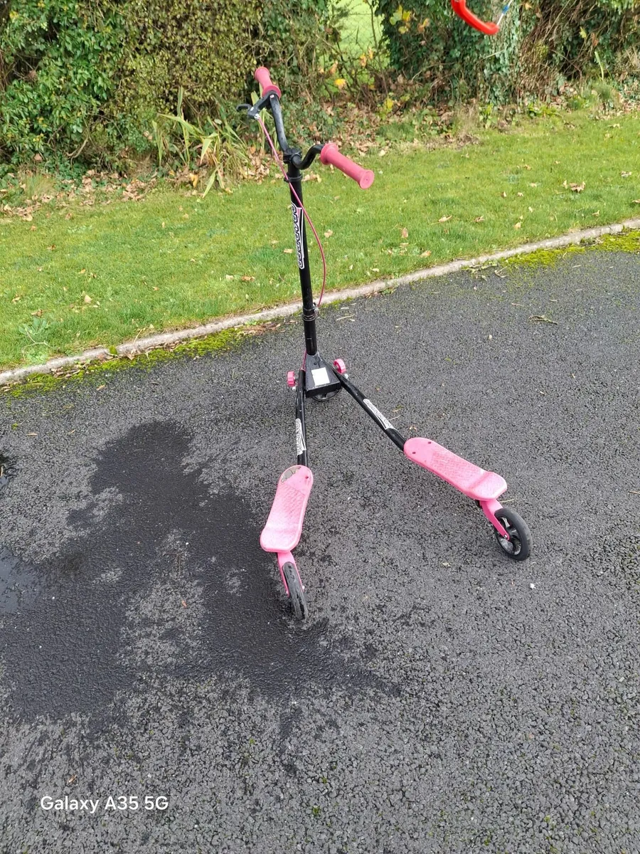 Kids Scooter As New - Image 1