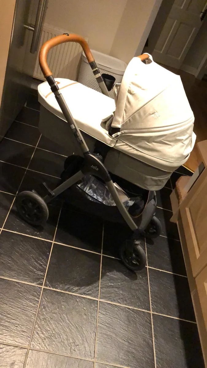 Buggy, changing unit, bottle maker - Image 3