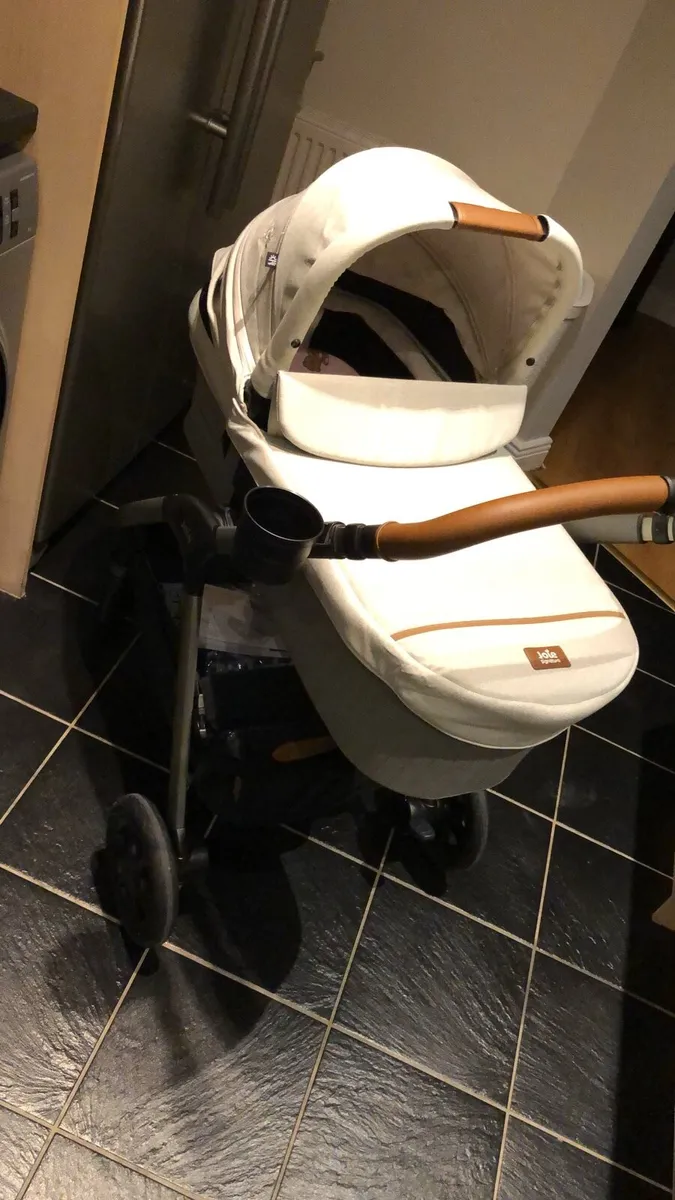 Buggy, changing unit, bottle maker - Image 4