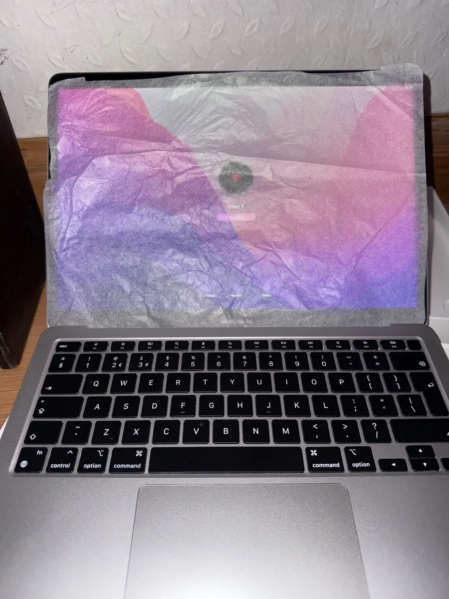 MacBook Air M1 - Image 2